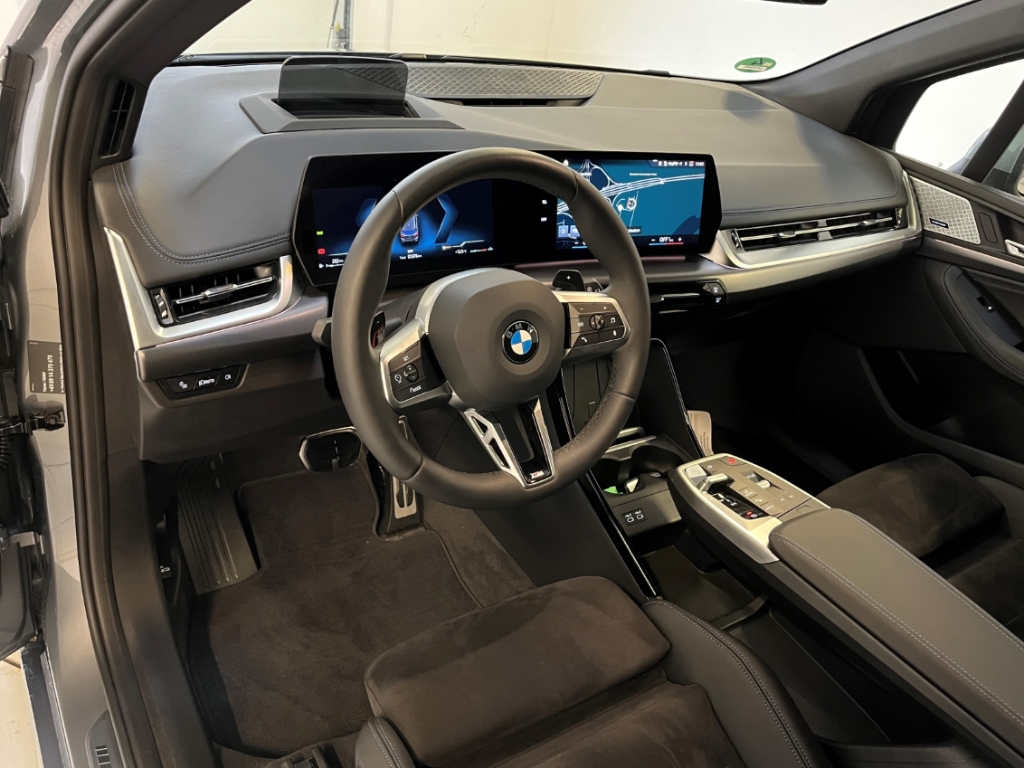 BMW 218 Active Tourer i Sportpaket HUD AD Navi digitales Cockpit
