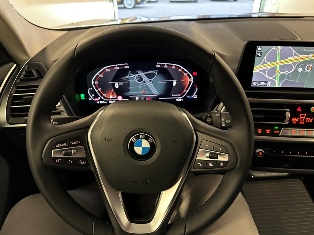 BMW X3 xDrive20d Allrad Sportpaket Navi digitales Cockpit Soundsystem LED  Scheinwerferreg. El. Heckklappe} in Frankfurt-Eckenheim