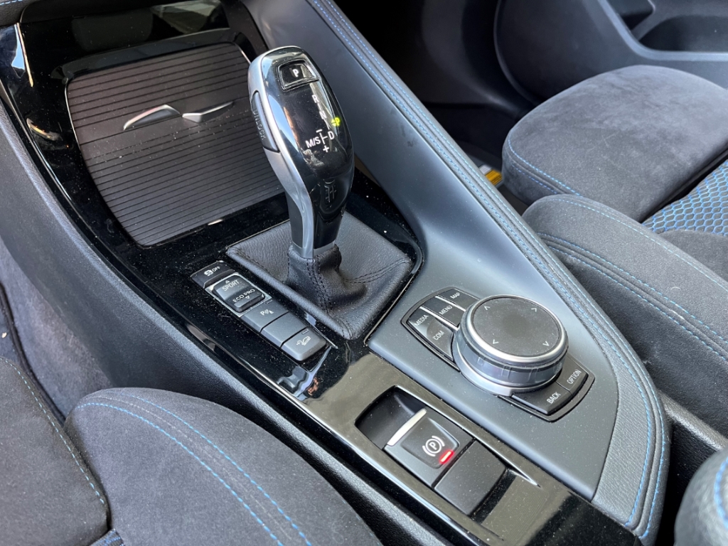 BMW X1 xDrive20i A M-Sport 19'' HUD Navi+ LED HiFi CD SHZ Kamera