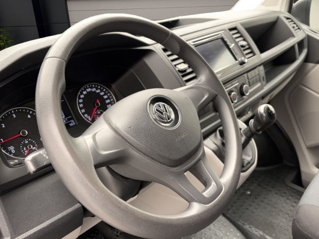 Volkswagen T6 Transporter Kasten 2.0 TDI Navi AHK Klima ZV