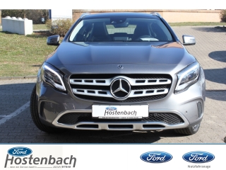 Bild: Mercedes-Benz GLA 180 LED Navi . Panorama/Fernlichtass. PDCv+h /LED-Tagfahrlicht