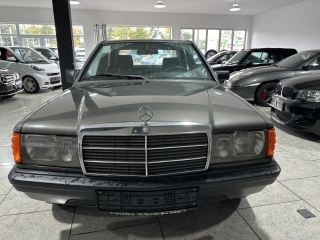 Bild: Mercedes-Benz 190 E Oldtimer H-Kennzeichen alle Rechnungen vorhanden